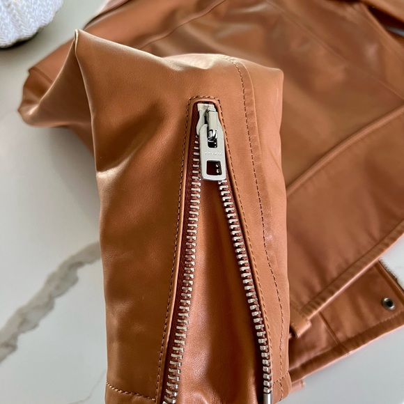 Like New Coach Genuine Lamb Leather Moto Biker Jacket size 0 - Picture 4 of 7